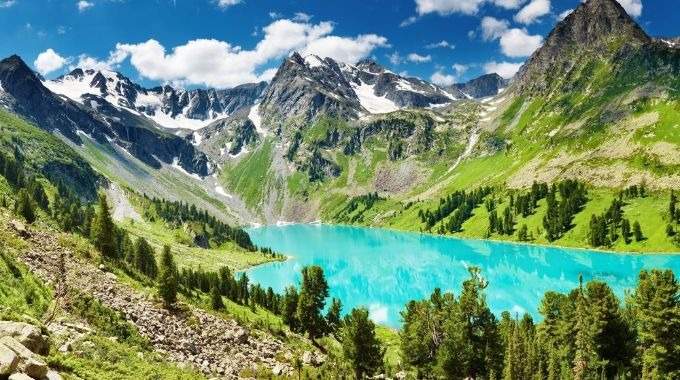 Descubra la Belleza Natural de la Región Siberiana de Rusia en un Viaje de Senderismo (AL-04)