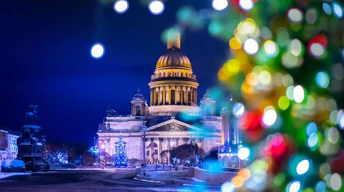 Romance de Invierno y Festividades de Año Nuevo en las Capitales Rusas (CB-10)