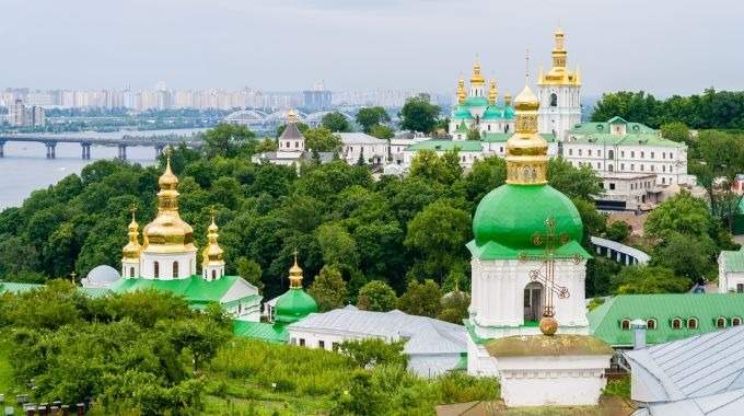 Tres Capitales: Kiev - Moscú - San Petersburgo (CB-18)