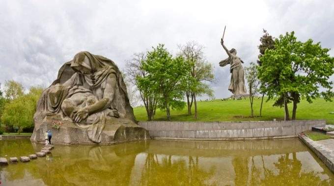 Ciudades Heroicas de Rusia - Volgogrado, Moscú y San Petersburgo - Monumentos en Memoria Eterna del Heroísmo (CB-27)