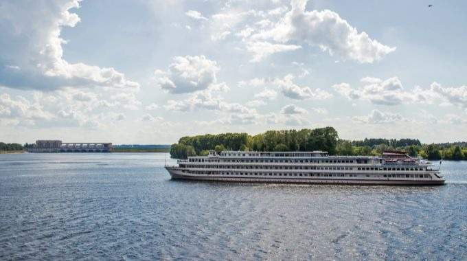 3-estrellas Crucero Fluvial en Rusia: Moscú - Anillo de Oro - San Petersburgo - 12 Días (CR-02)