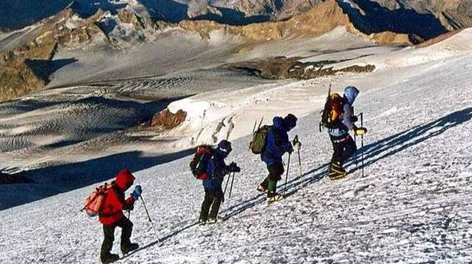 Escalando la Montaña Más Alta de Europa - Elbrus (EL-01)