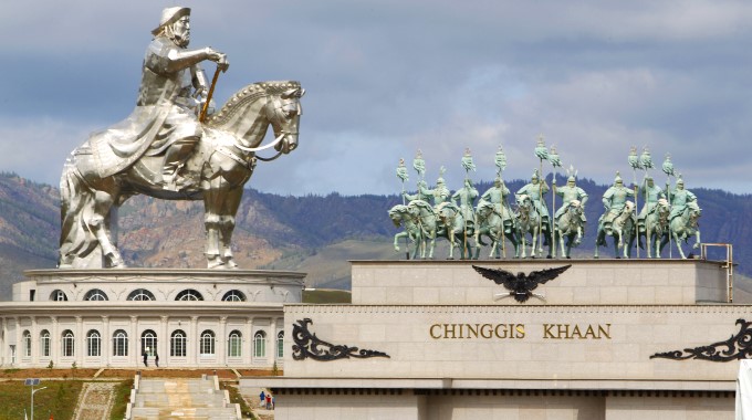 Siguiendo el camino de Genghis Khan: descubriendo la historia oculta del imperio mongol (MN-04)