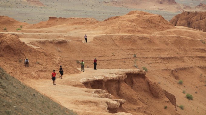 Glimpse of the Gobi by Air - a Brief Encounter with the Desert (MN-08)